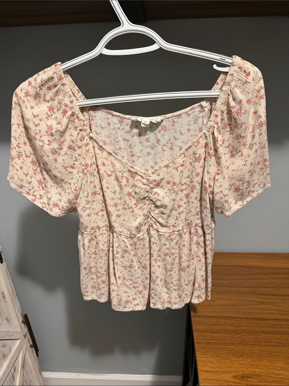 HIPPIE ROSE Floral Sweetheart Peplum Top - Cream with Pink Floral